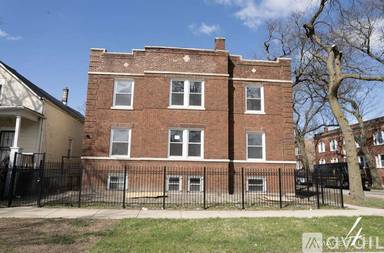 Main picture of 1637 W 57th St