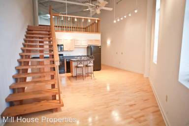 Main picture of 700 Market St