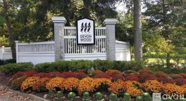 Main picture of 291 Allerton Commons Ln