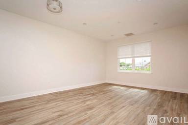 Main picture of 26 New Derby St