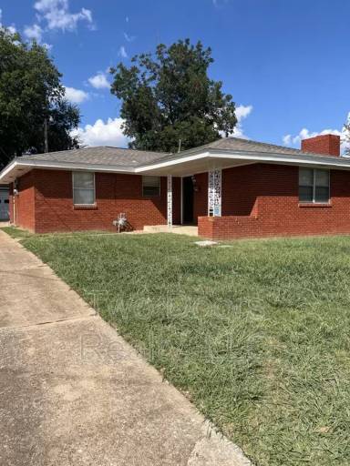 Main picture of 641 SW 53rd St