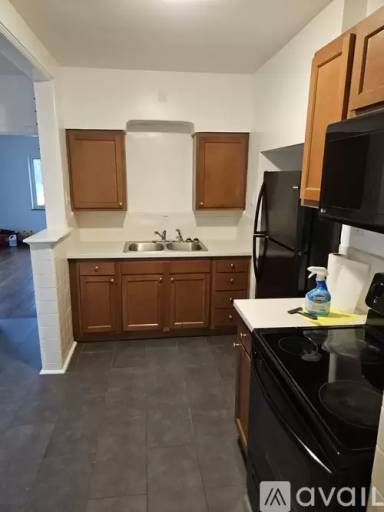 Main picture of 4748 Reading Rd