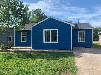 Main picture of 1115 W 8th St