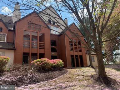 Main picture of 4906 Columbia Rd