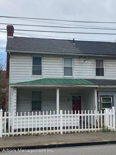 Main picture of 46 S Main St