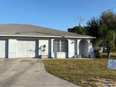 Main picture of 727 SW 39th St
