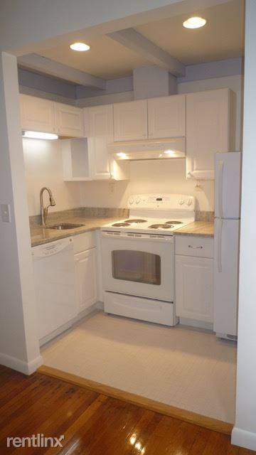 Main picture of 1575 Beacon St