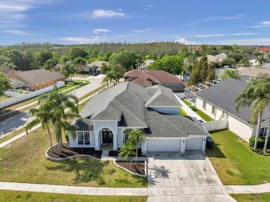 Main picture of 10341 Meadow Crossing Dr