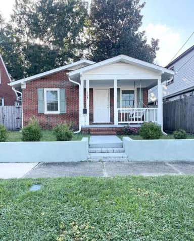 Main picture of 704 S 15th St