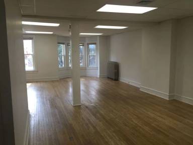 Main picture of 1041 S Queen St