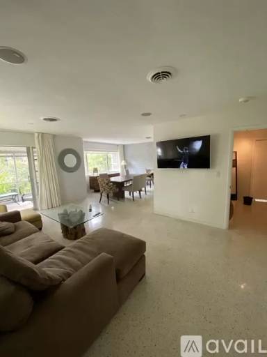 Main picture of 330 N 13th Ave
