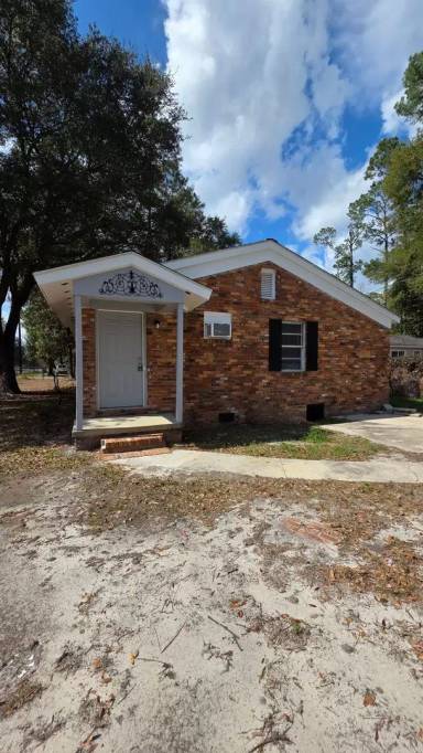 Main picture of 2505 Rosebrier Ave