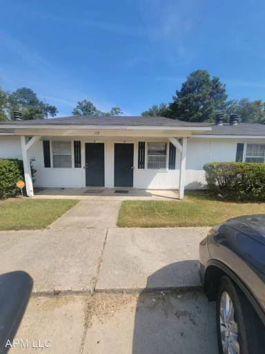 Main picture of 112 E Westridge Dr