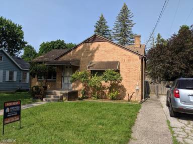 Main picture of 319 S Elm St