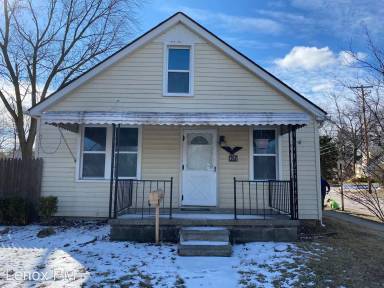 Main picture of 467 W Maxlow Ave