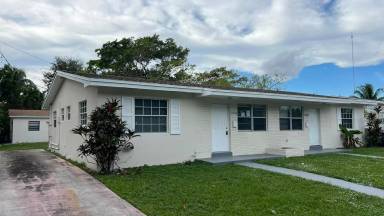 Main picture of 19126 NW 2nd Ct