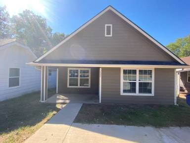 Main picture of 622 E Heron St