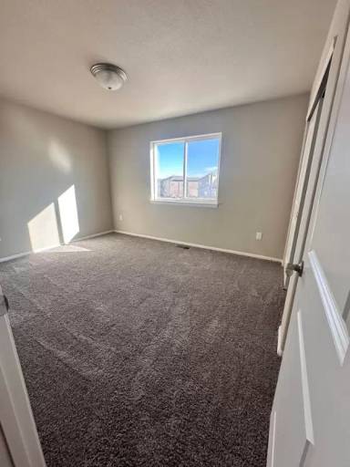 Main picture of 2676 Emerald St