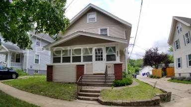 Main picture of 361 20th St SE