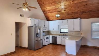 Main picture of 1033 Lick Skillet Rd