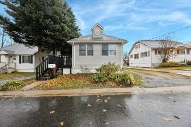 Main picture of 6 Laurel Ave