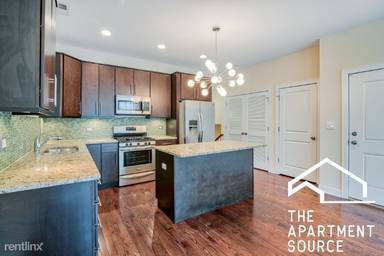 Main picture of 3639 W Montrose Ave