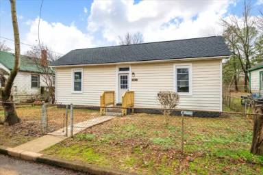 Main picture of 2726 Alexander Ave