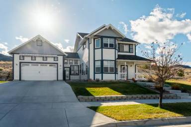 Main picture of 2843 Knight St
