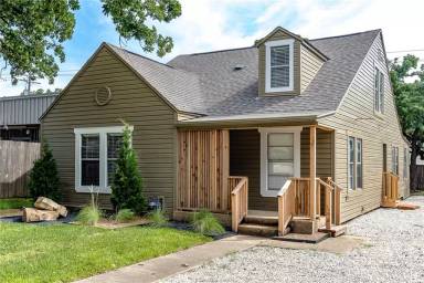 Main picture of 4407 College Main St