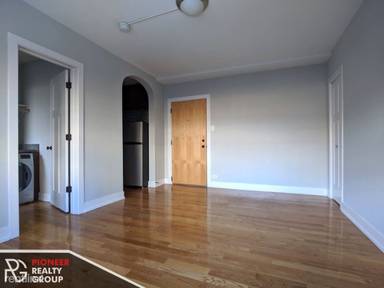 Main picture of 550 W Arlington Pl Apartments