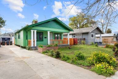 Main picture of 526 Redwood Ave