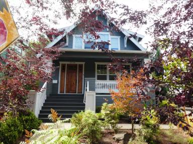 Main picture of 1212 SE Harney St