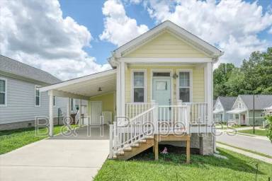 Main picture of 316 Hemlock Cir