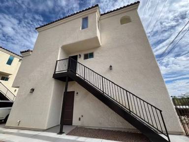 Main picture of 2042 Swanson Ave