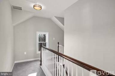 Main picture of 3909 Fleetwood Ave