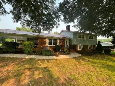 Main picture of 1665 Brookford Rd
