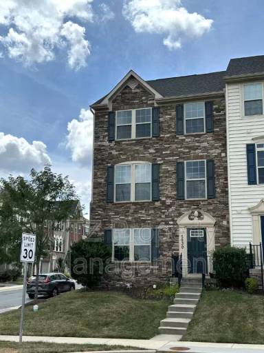 Main picture of 5930 Jefferson Commons Way