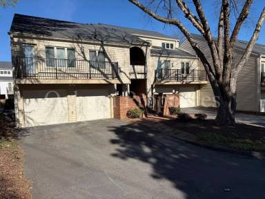 Main picture of 711 S Marshall St