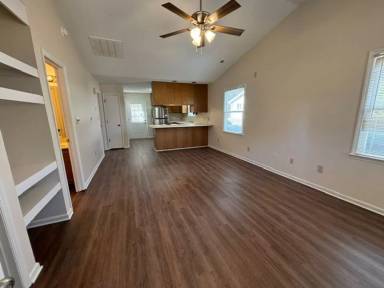 Main picture of 123-25 Pine Meadow Ln