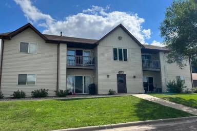 Main picture of 4701 E Clark St