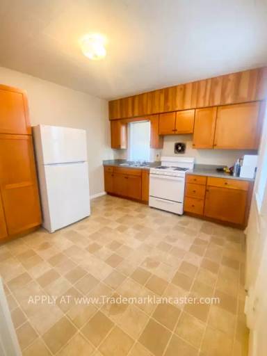 Main picture of 552 W Chestnut St