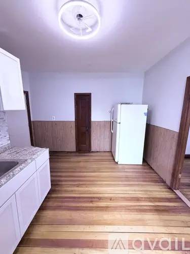 Main picture of 869 Brock Ave