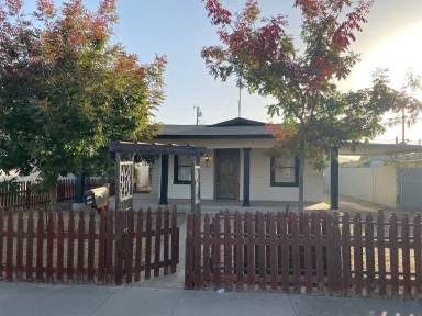 Main picture of 109 S Orange Ave