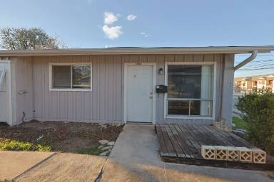 Main picture of 1243 N Lbj Dr
