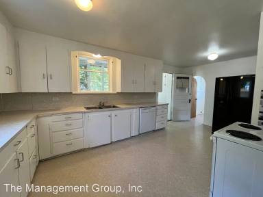 Main picture of 1111 S Washington St