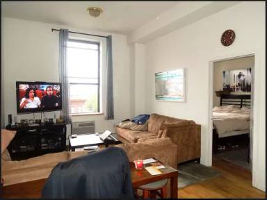 Main picture of 77 Delancey St