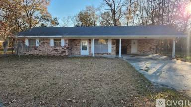 Main picture of 204 Macburne Dr