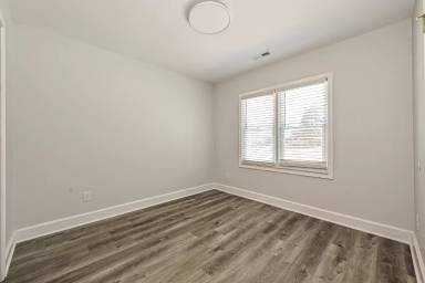 Main picture of 1801 Lasalle St