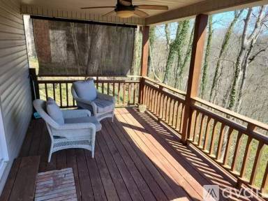 Main picture of 939 Boat Dock Rd
