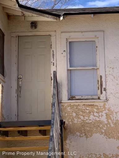 Main picture of 300 E 5th St